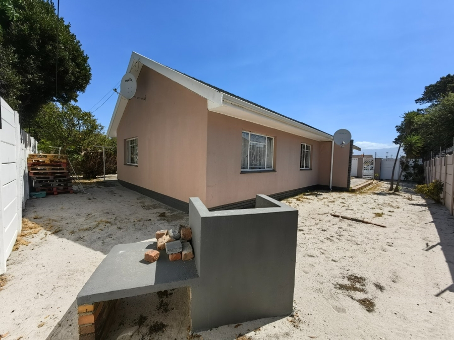 3 Bedroom Property for Sale in Belgravia Western Cape